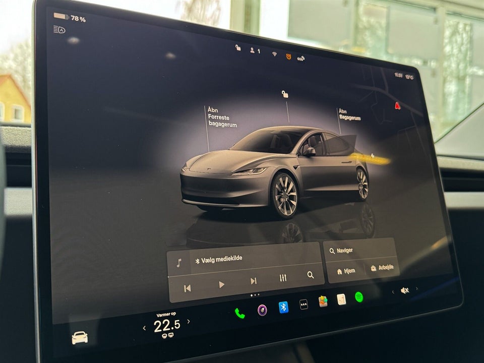 Tesla Model 3 Long Range AWD 4d