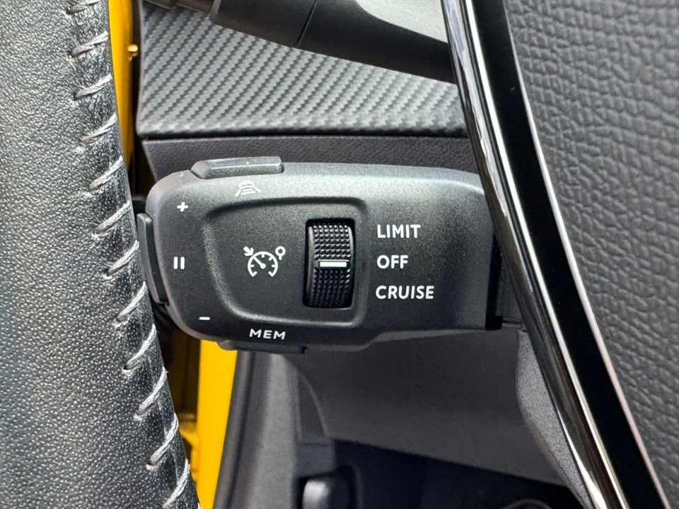 Peugeot 208 1,5 BlueHDi 100 Allure Sky 5d