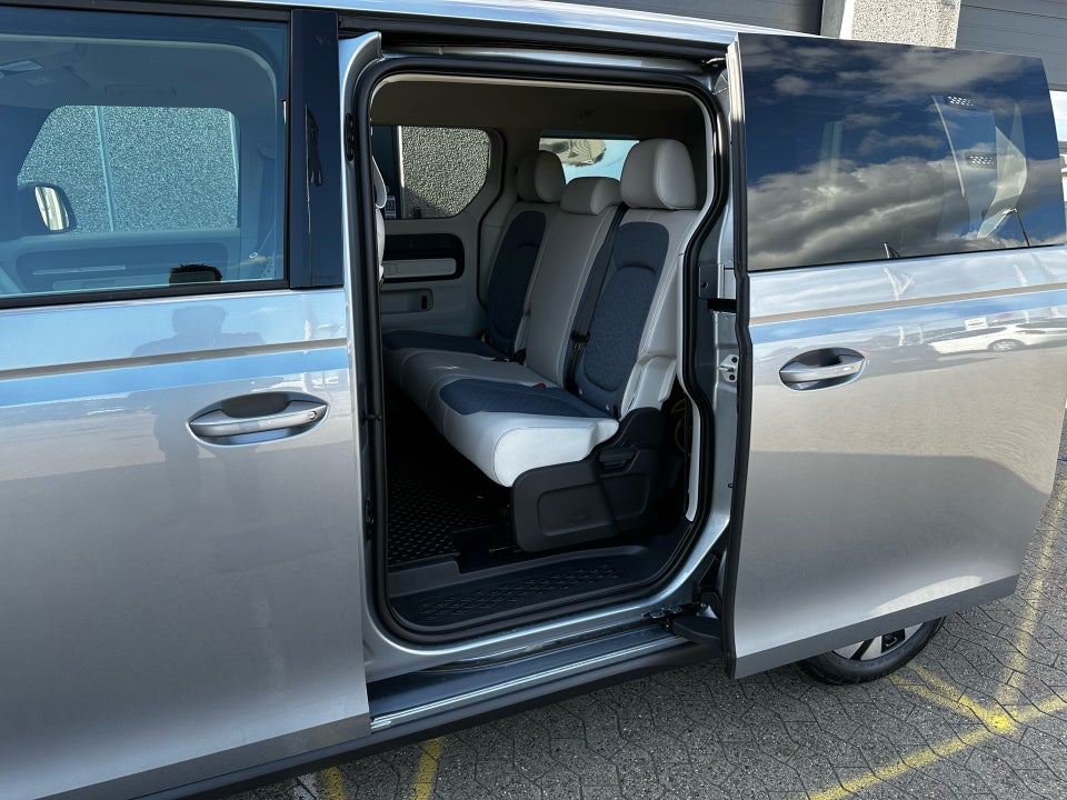 VW ID.Buzz 77 Pro SWB 5d