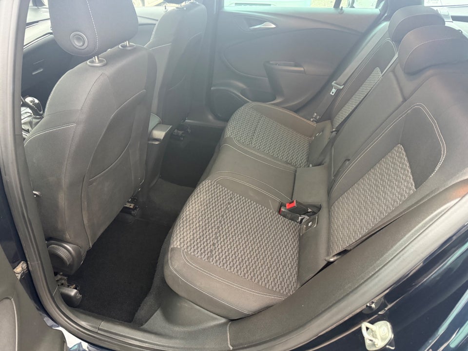 Opel Astra 1,6 T 200 Innovation Sports Tourer 5d