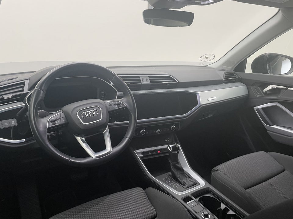 Audi Q3 35 TDi Prestige S-tr. 5d
