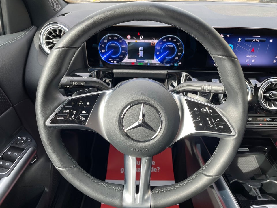 Mercedes EQA300 Progressive 4Matic 5d