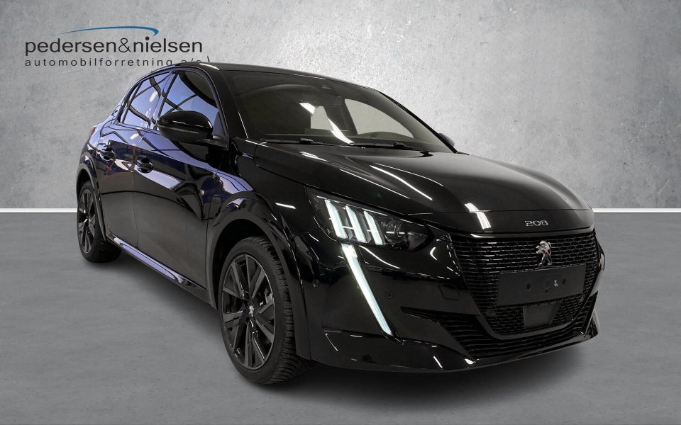 Peugeot e-208 50 GT 5d