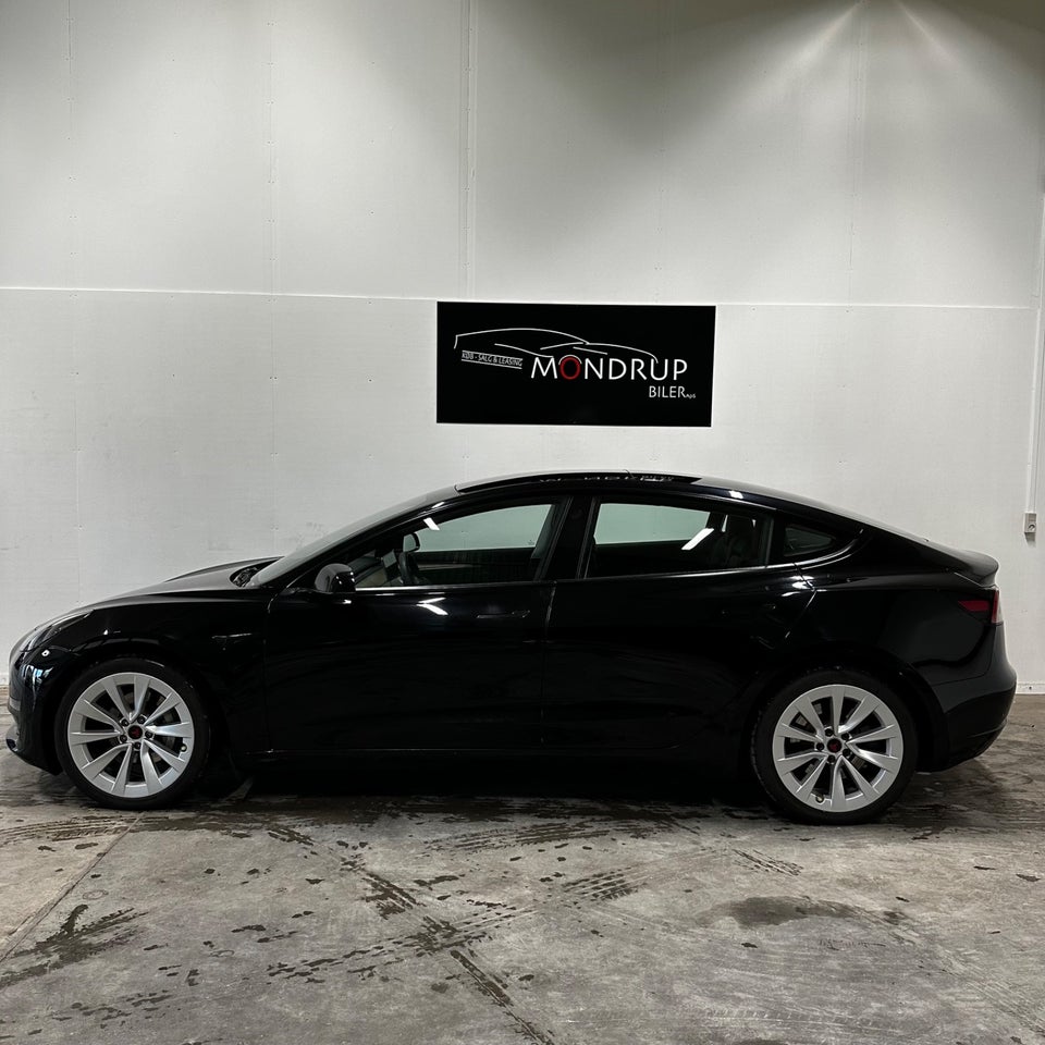 Tesla Model 3 Long Range AWD 4d