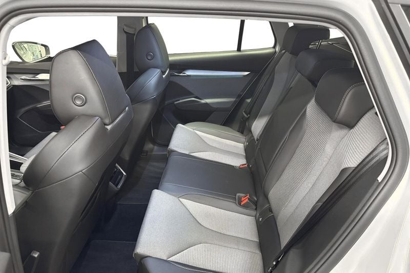 Skoda Enyaq 60 iV Loft 5d