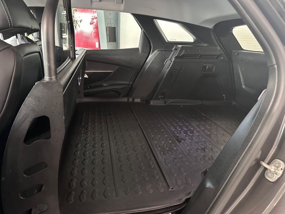 Peugeot 3008 1,6 Hybrid4 Allure Pack LTD EAT8 Van 5d