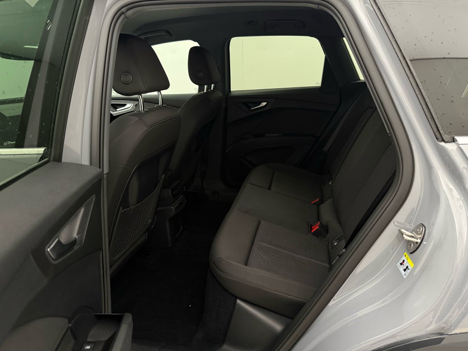 Audi Q4 e-tron 40 S-line 5d