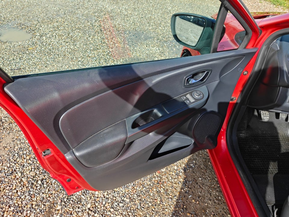 Renault Clio IV 1,5 dCi 75 Expression 5d