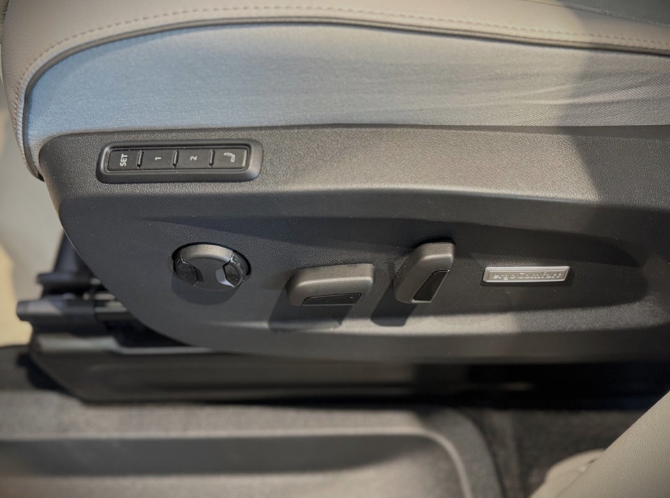 VW ID.Buzz 77 Pro SWB 5d