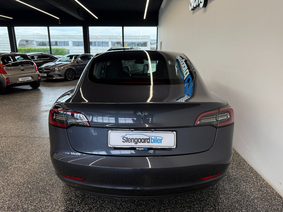 Tesla Model 3 RWD 4d