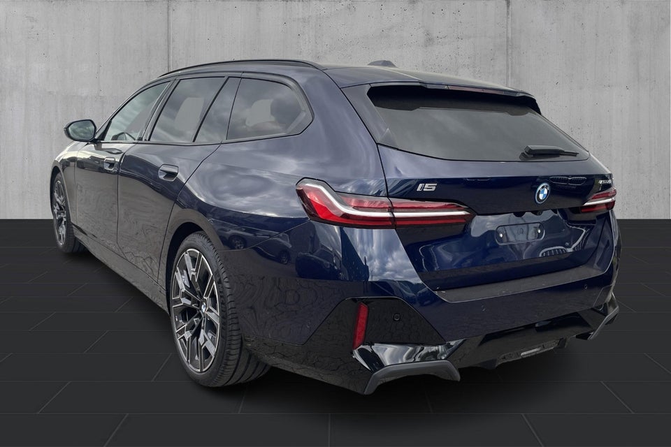 BMW i5 eDrive40 Touring Fully Charged 5d
