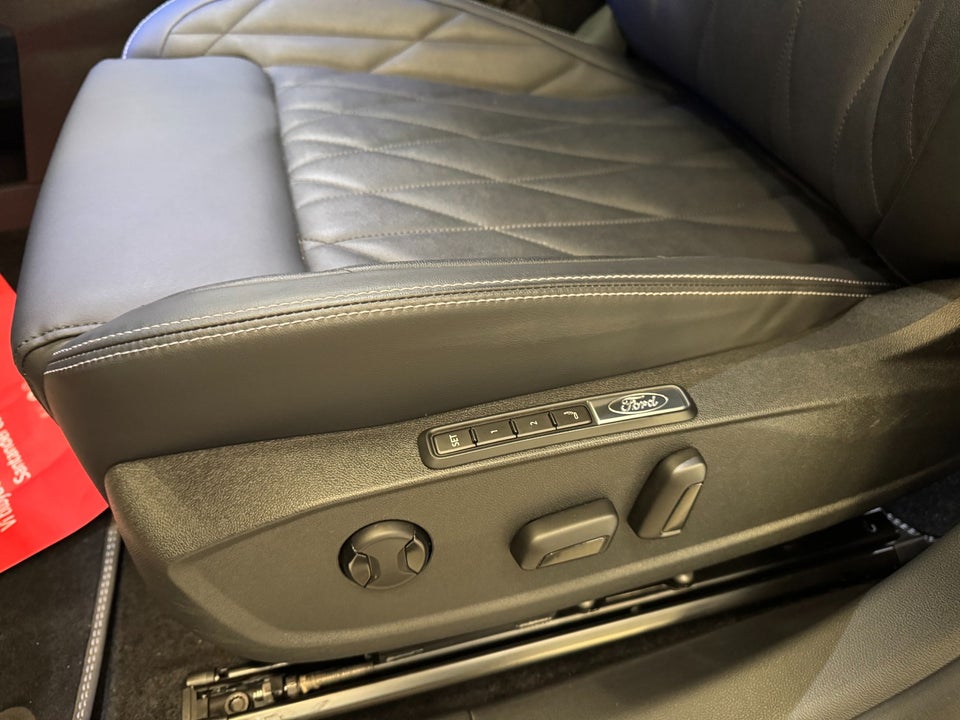 Ford Explorer 82 Premium Extended Range 5d