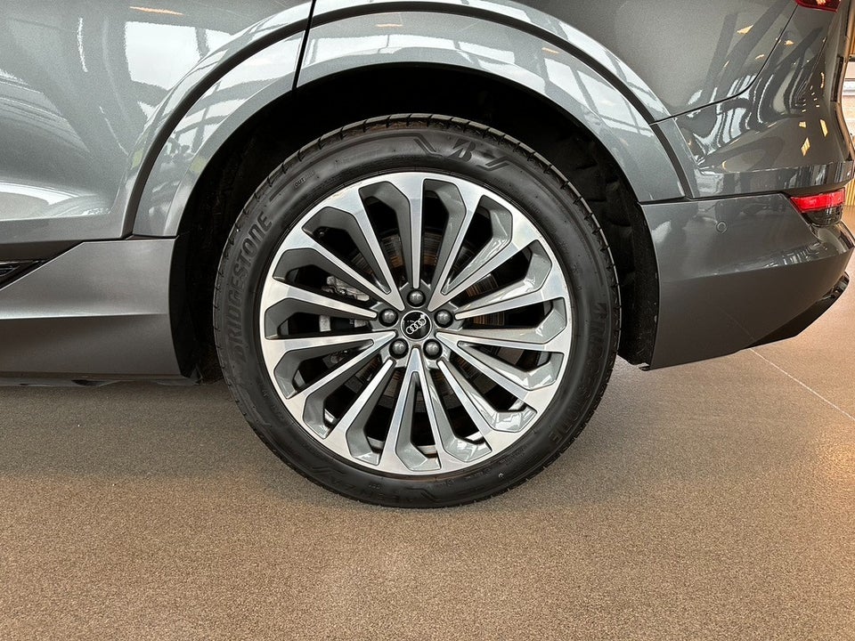 Audi e-tron 55 S-line quattro 5d