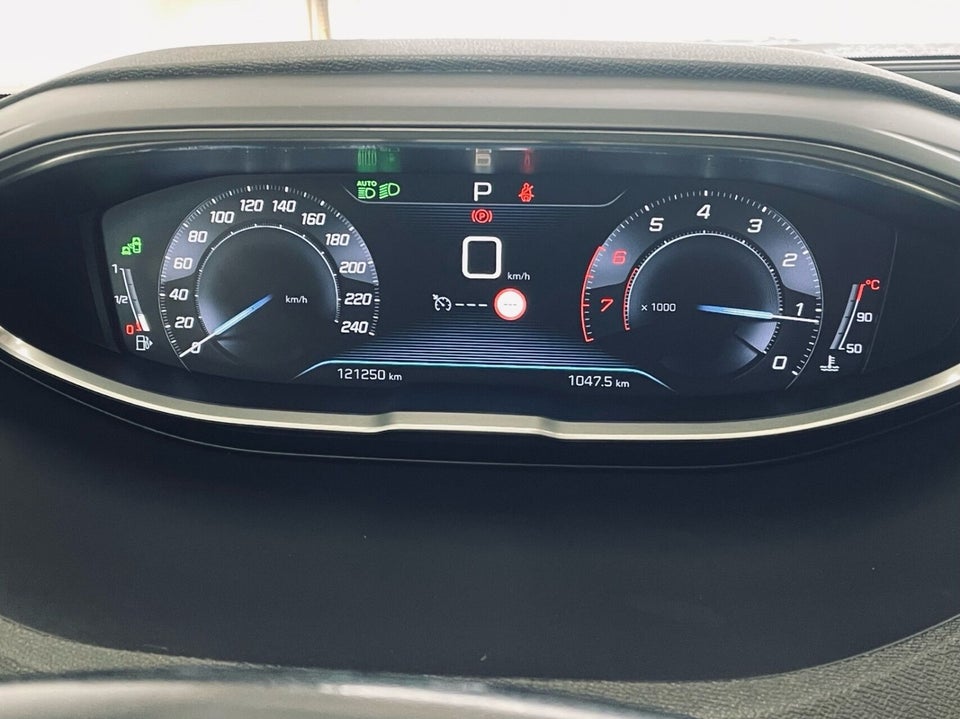 Peugeot 3008 1,2 e-THP 130 Allure EAT6 5d