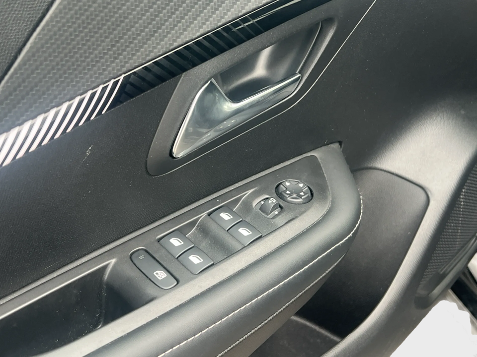 Peugeot 208 1,2 PureTech 100 Allure+ 5d