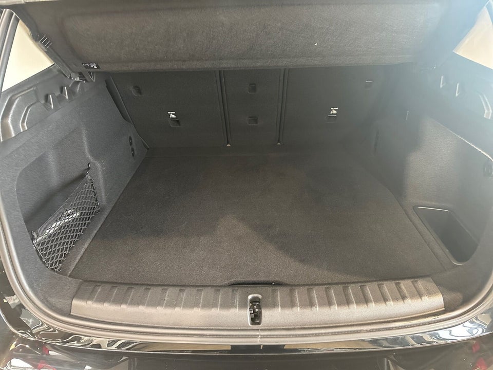 BMW iX1 eDrive20 X-Line 5d