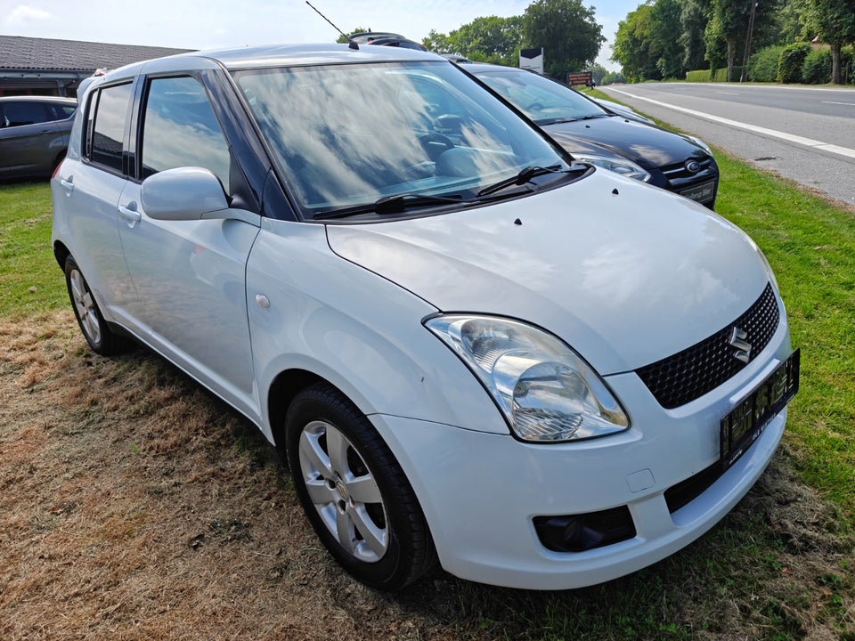 Suzuki Swift 1,5 GLX 5d