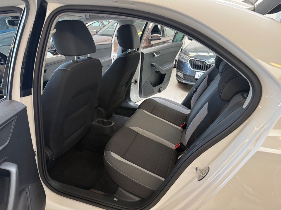 Skoda Rapid 1,2 TSi 90 Ambition DSG 5d