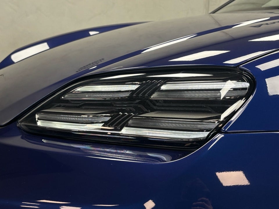 Porsche Macan Turbo 5d