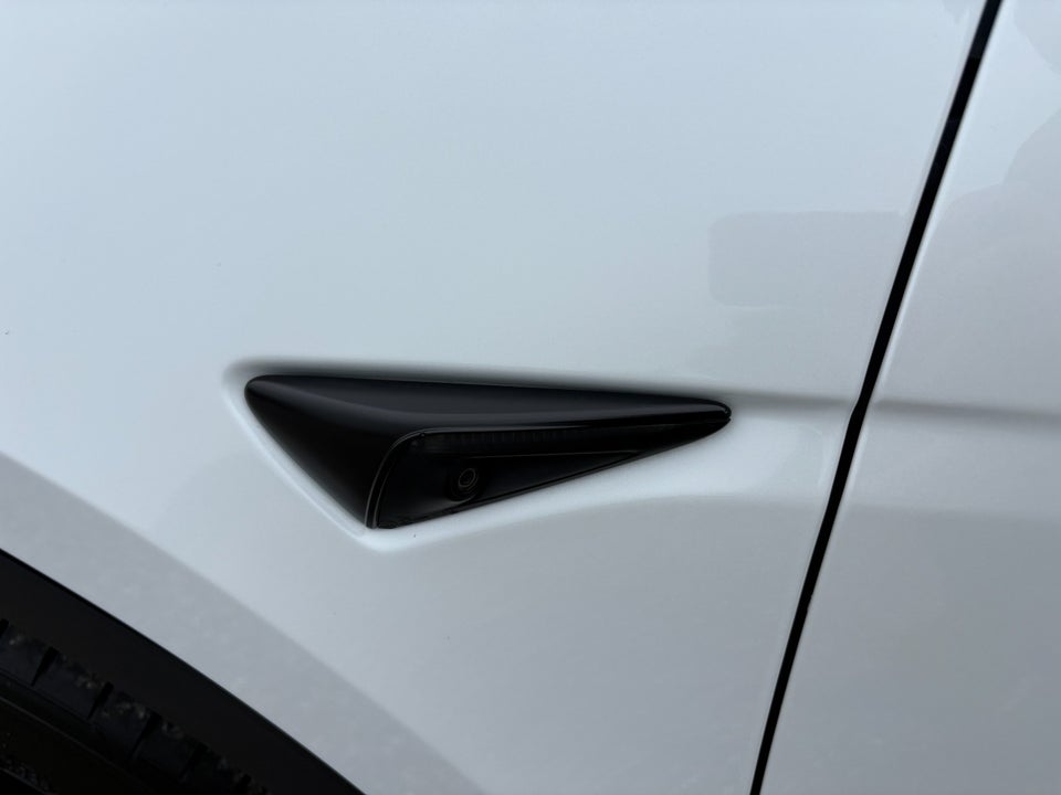Tesla Model Y RWD 5d