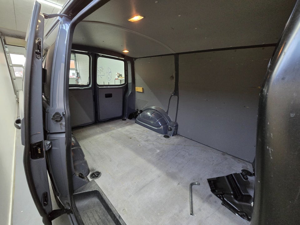 VW Transporter 2,0 TDi 140 Kassevogn DSG kort