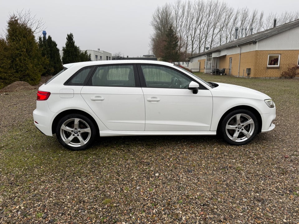 Audi A3 1,4 e-tron Sportback S-tr. 5d