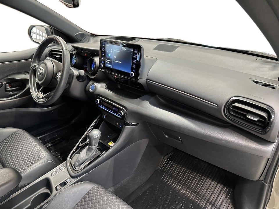 Toyota Yaris 1,5 Hybrid H3 Style e-CVT 5d