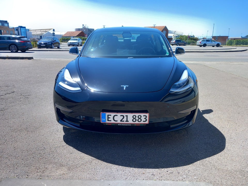 Tesla Model 3 Long Range AWD 4d