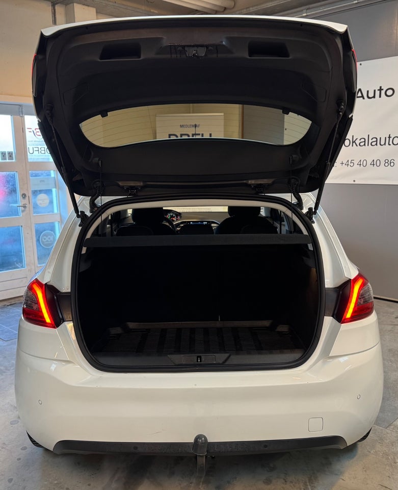 Peugeot 308 1,5 BlueHDi 130 Active 5d