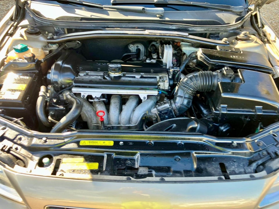 Volvo S60 2,4 140 4d