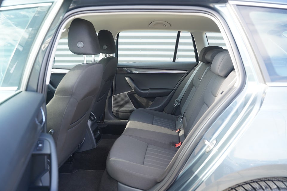 Skoda Octavia 1,6 TDi 115 Style Combi DSG 5d