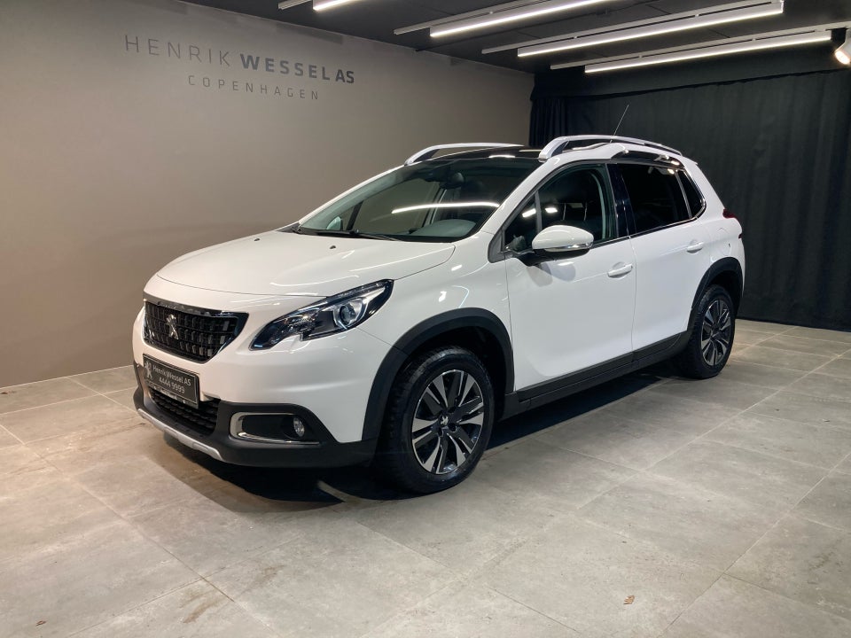 Peugeot 2008 1,2 e-THP 110 Selection Sky 5d
