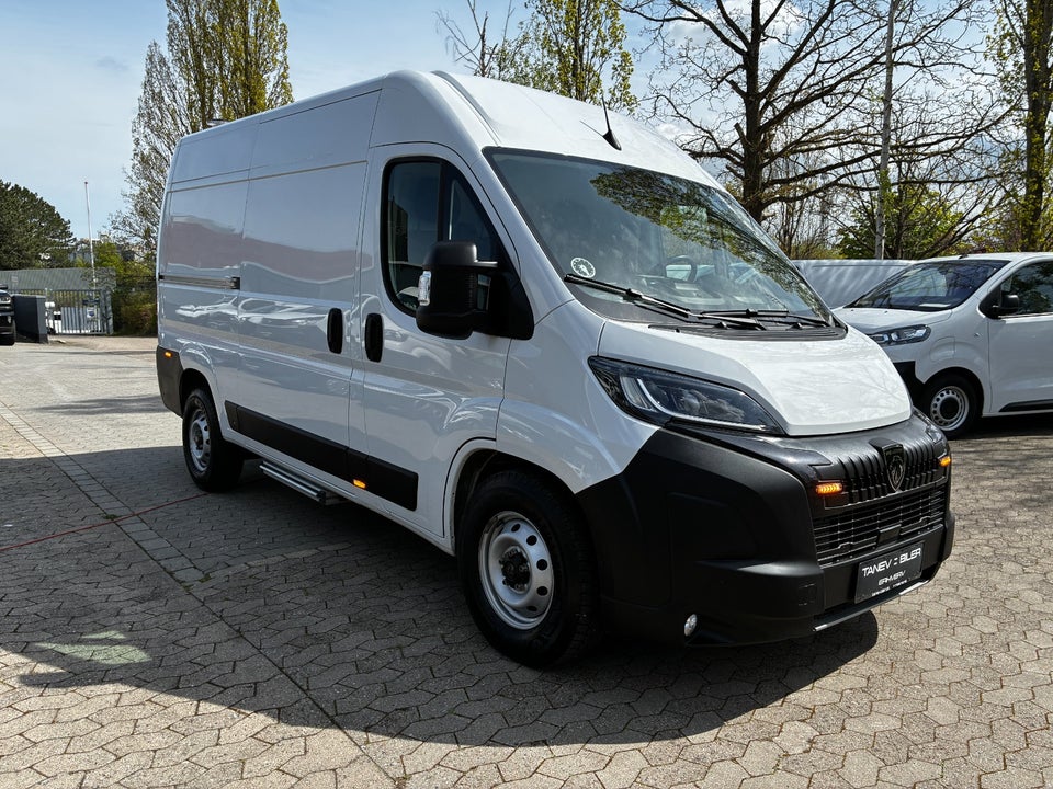 Peugeot Boxer 335 2,2 BlueHDi 180 L2H2 Premium EAT8