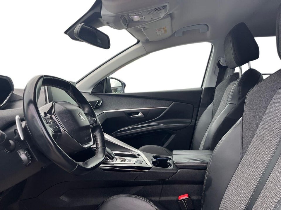 Peugeot 5008 1,2 e-THP 130 Allure EAT6 7prs 5d