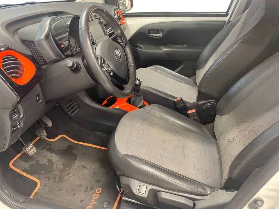 Toyota Aygo 1,0 VVT-i x-style 5d