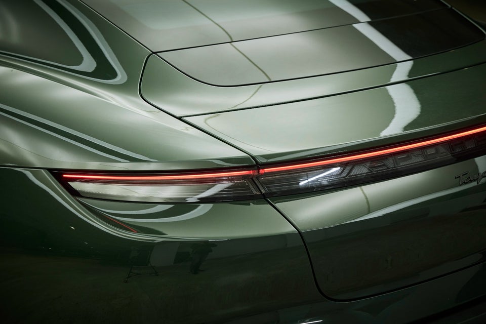 Porsche Taycan GTS Performance+ 4d