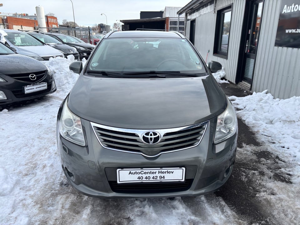 Toyota Avensis 1,6 VVT-i T1 stc. 5d
