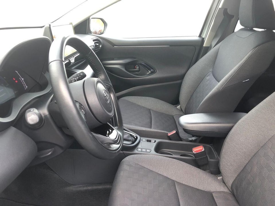 Toyota Yaris 1,5 Hybrid Style e-CVT 5d