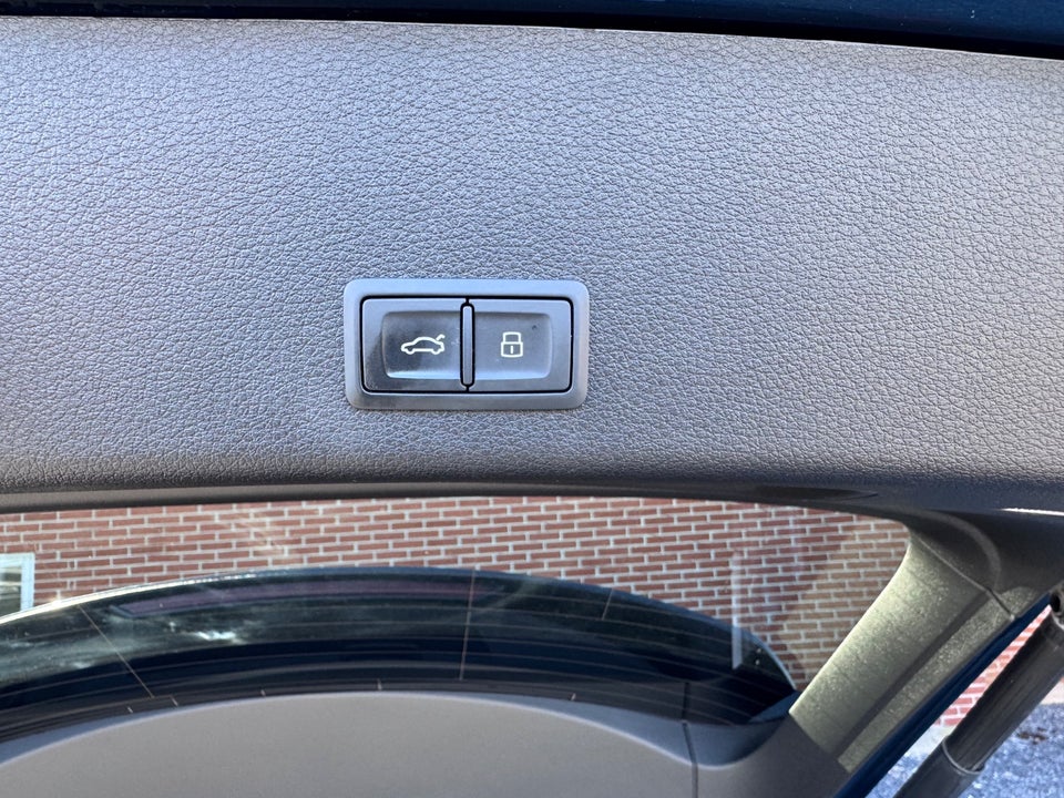 Audi e-tron 55 quattro 5d