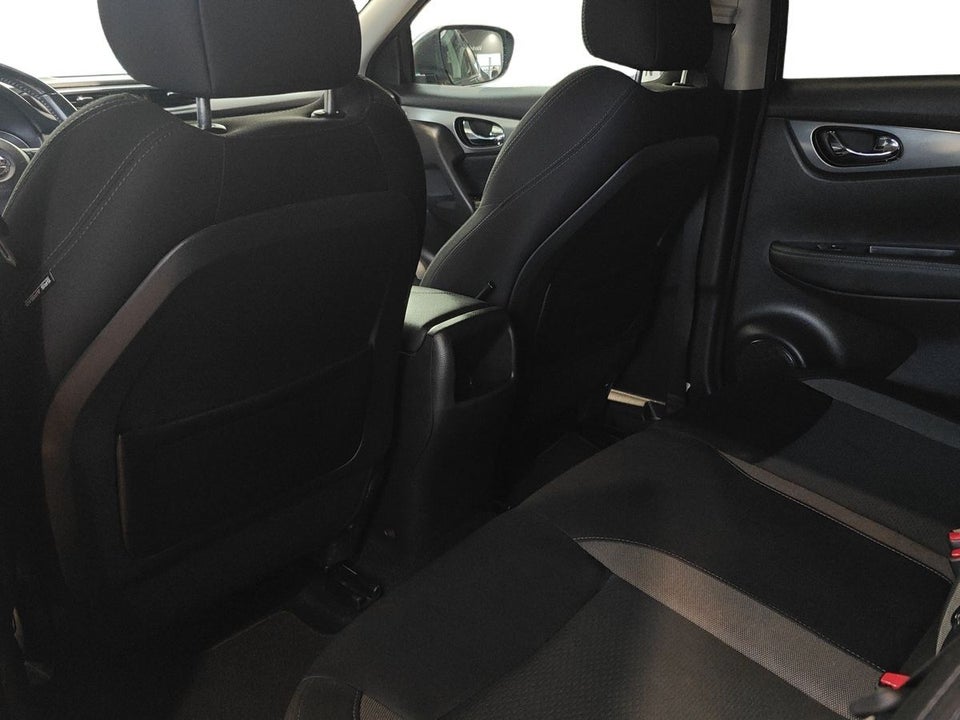 Nissan Qashqai 1,3 Dig-T 140 N-Connecta 5d