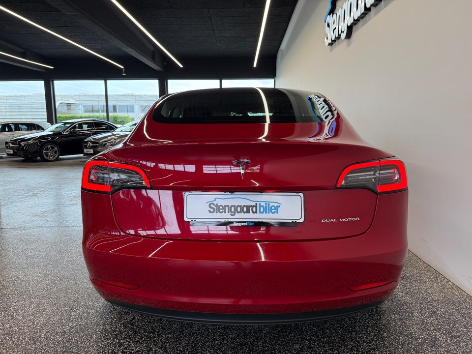 Tesla Model 3 Long Range AWD 4d