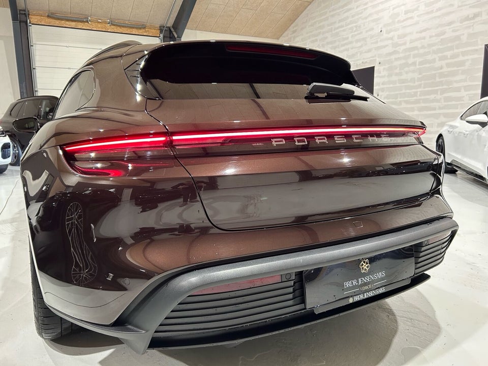 Porsche Taycan Performance+ Sport Turismo 5d