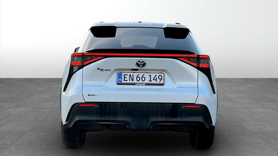 Toyota bZ4X 73 Executive 5d