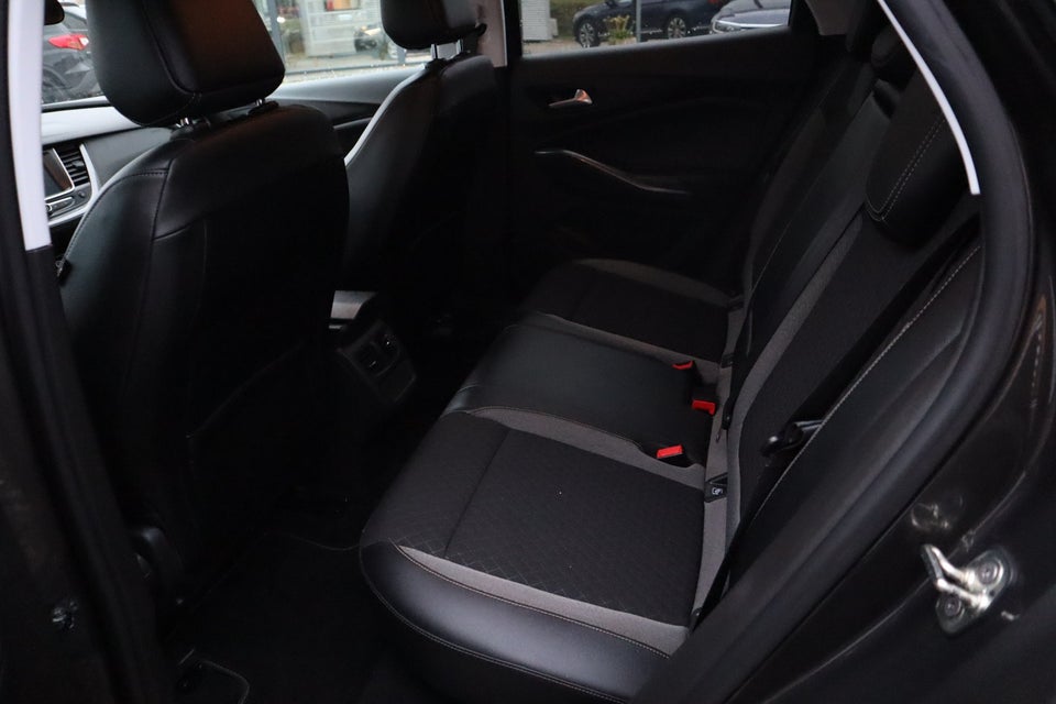 Opel Grandland X 1,2 T 130 Enjoy 5d