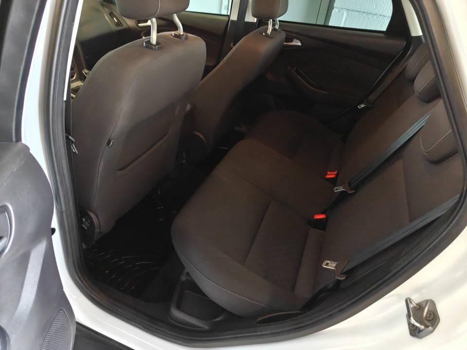 Ford Focus 1,0 SCTi 100 Titanium stc. 5d