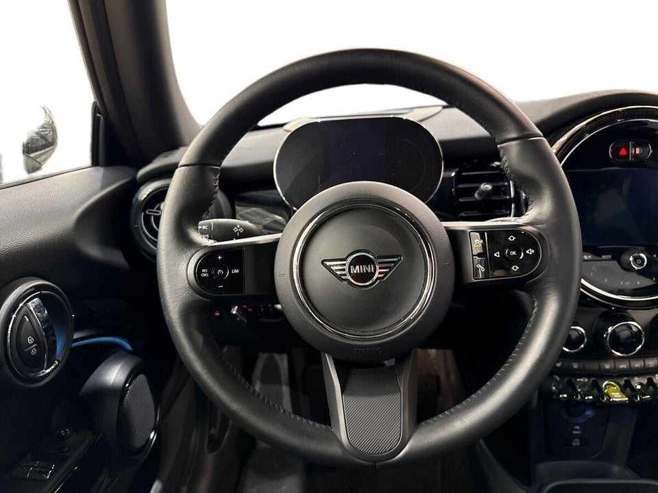 MINI Cooper SE Classic Trim 3d