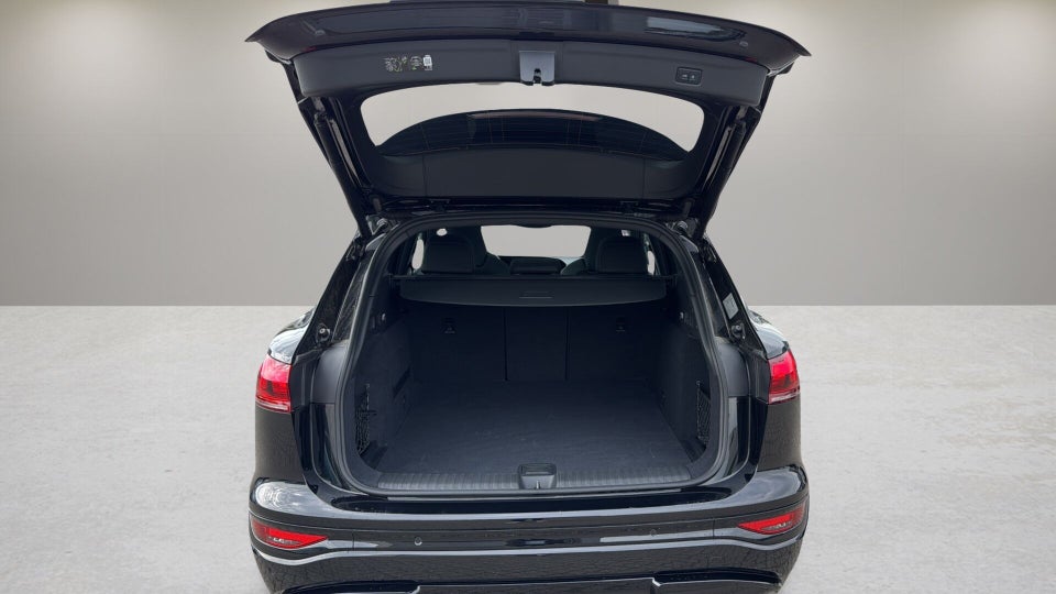 Audi Q6 e-tron S-line performance 5d