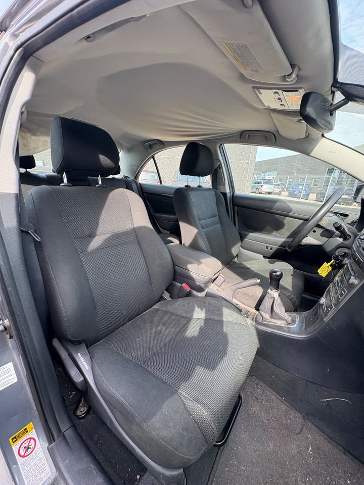 Toyota Avensis 2,0 Sol 4d