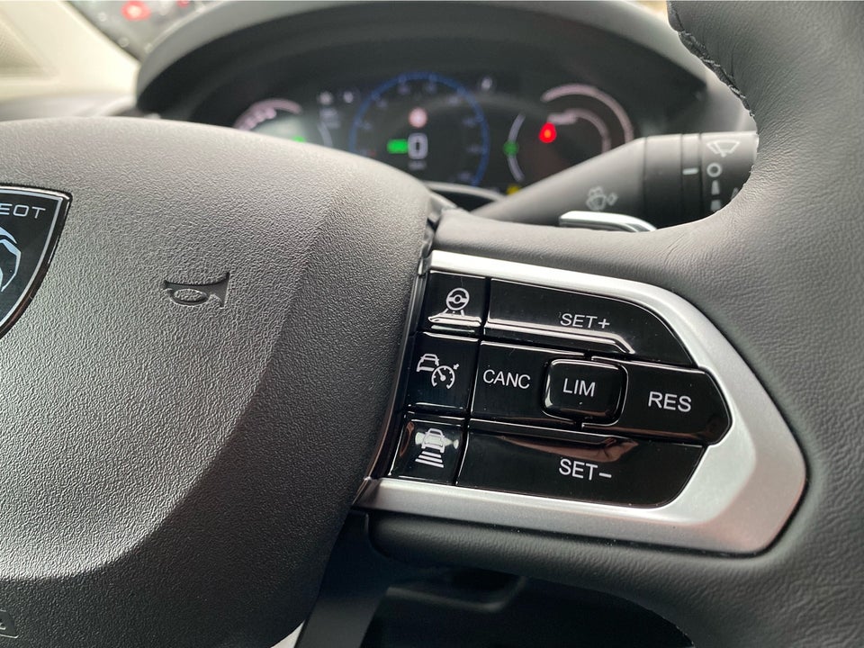 Peugeot e-Boxer 435 110 L3H2 Premium