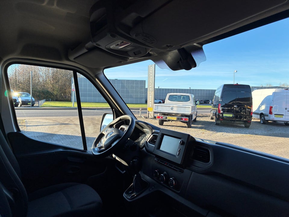 Renault Master IV T33 2,3 dCi 135 L2H2 Kassevogn